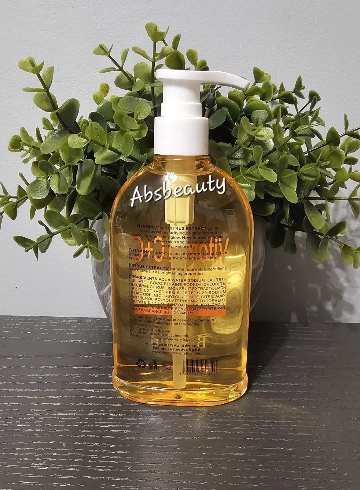 Bismid Vitamin C+C Clarifing Face Wash Glow & Purifies