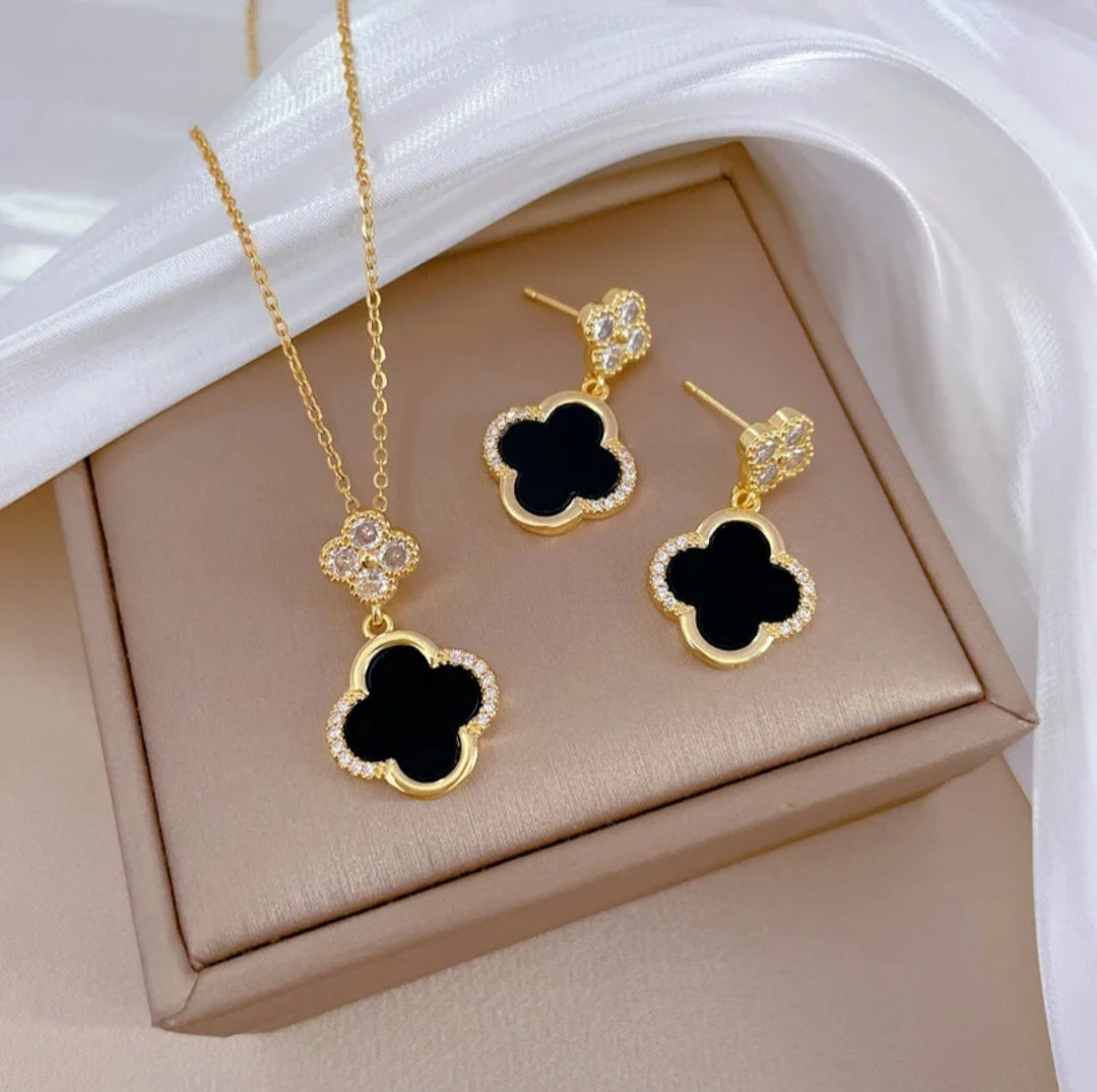 New Arrival Fashion Jewelry Set 18K Gold Plated Diamond Clover Jewelry Set Earring and Necklace