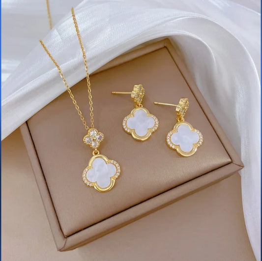 New Arrival Fashion Jewelry Set 18K Gold Plated Diamond Clover Jewelry Set Earring and Necklace
