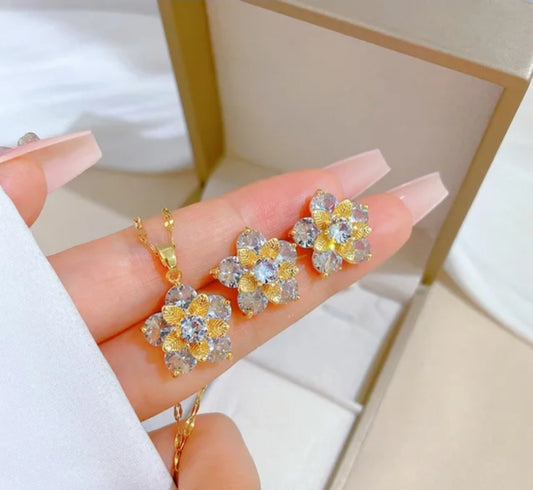 New Arrival Fashion Jewelry Set 18K Gold Plated Diamond Clover Jewelry Set Earring and Necklace