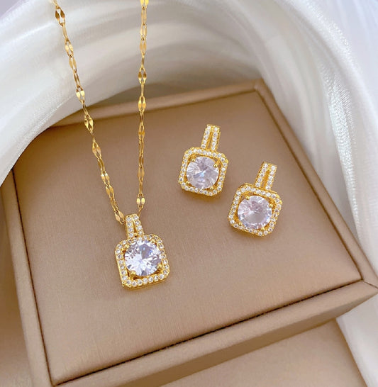 New Arrival Fashion Jewelry Set 18K Gold Plated Diamond Clover Jewelry Set Earring and Necklace