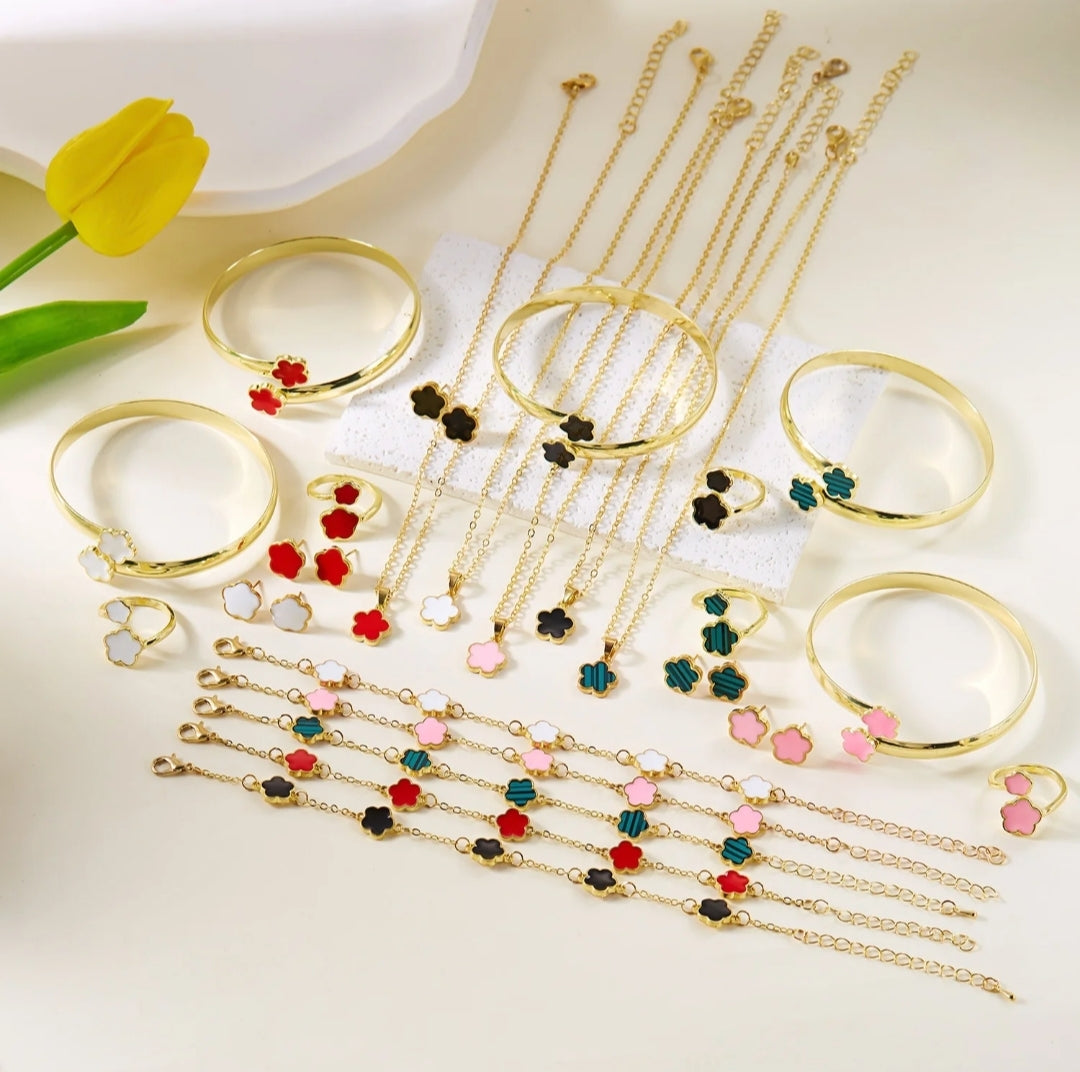 Fashion Jewelry Set Women's All Match Set New Lucky Flower Bracelet Five-Leaf Clover Necklace Ring Earrings
