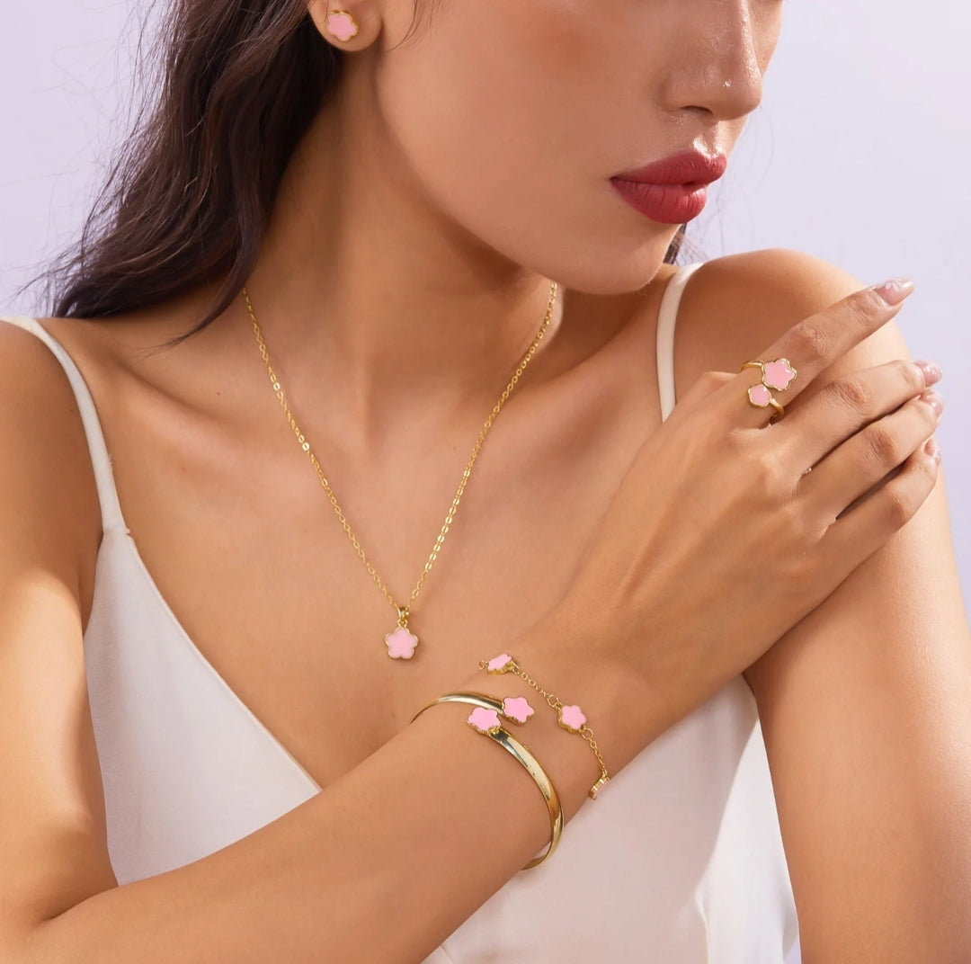 Fashion Jewelry Set Women's All Match Set New Lucky Flower Bracelet Five-Leaf Clover Necklace Ring Earrings