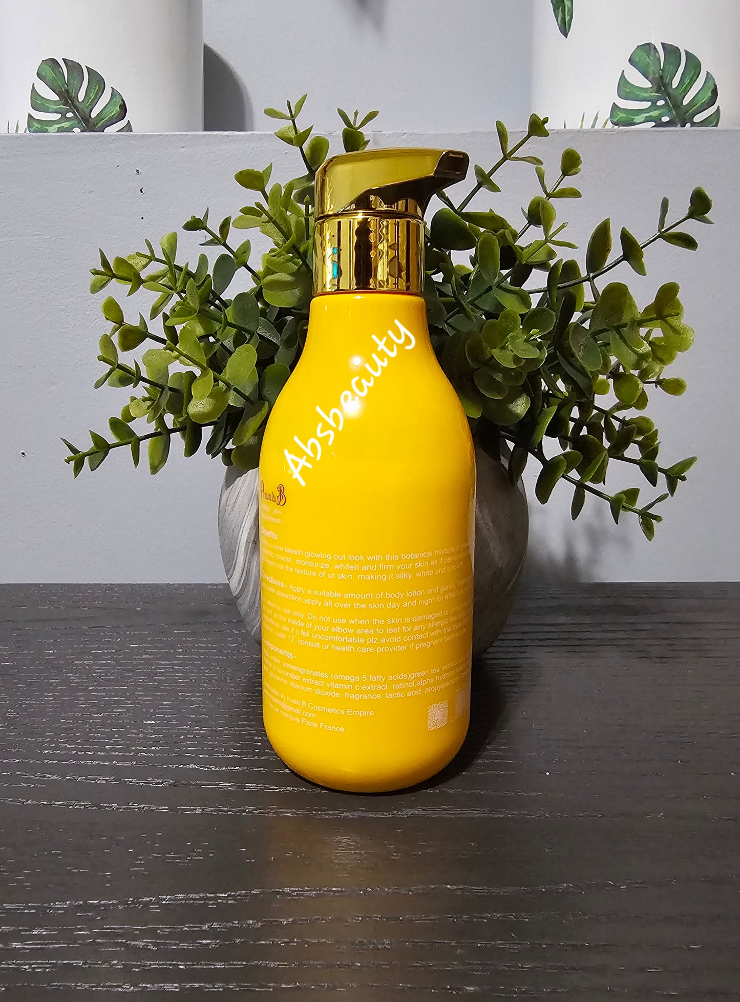 Hush B Snow White Body Milk Lush 7in1||Hush B Arabian Glow Whitening Body Milk Lush➕️ 300ml 💯👌,1pc