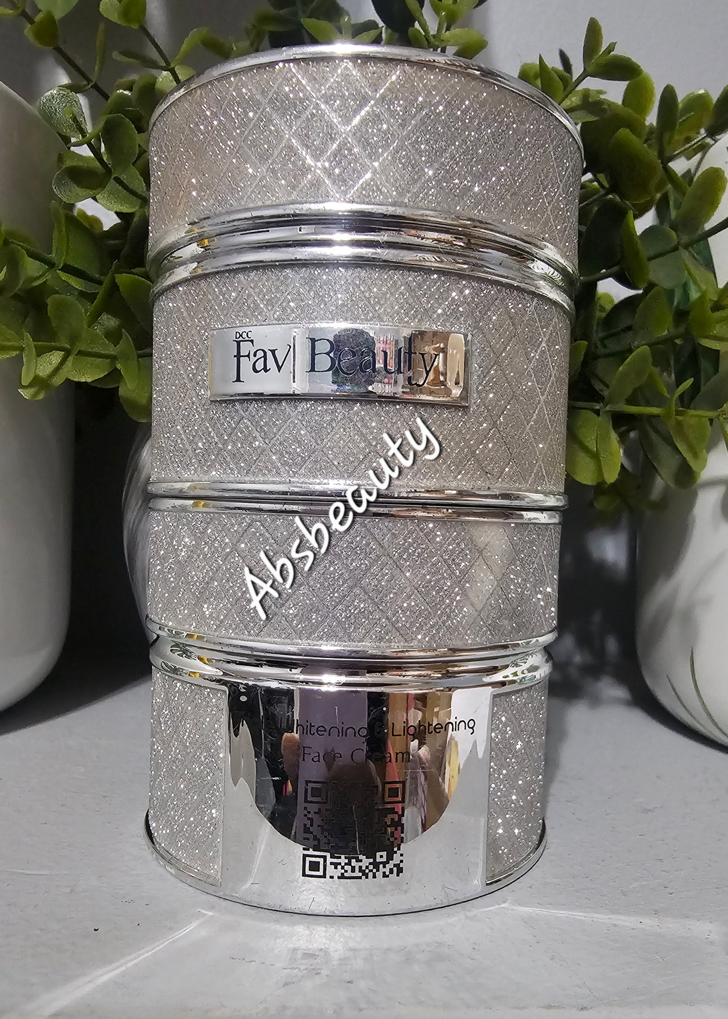 FAV Beauty Triple Whitening, Lightening, Glow & Repair Face Cream 💯👌1pc