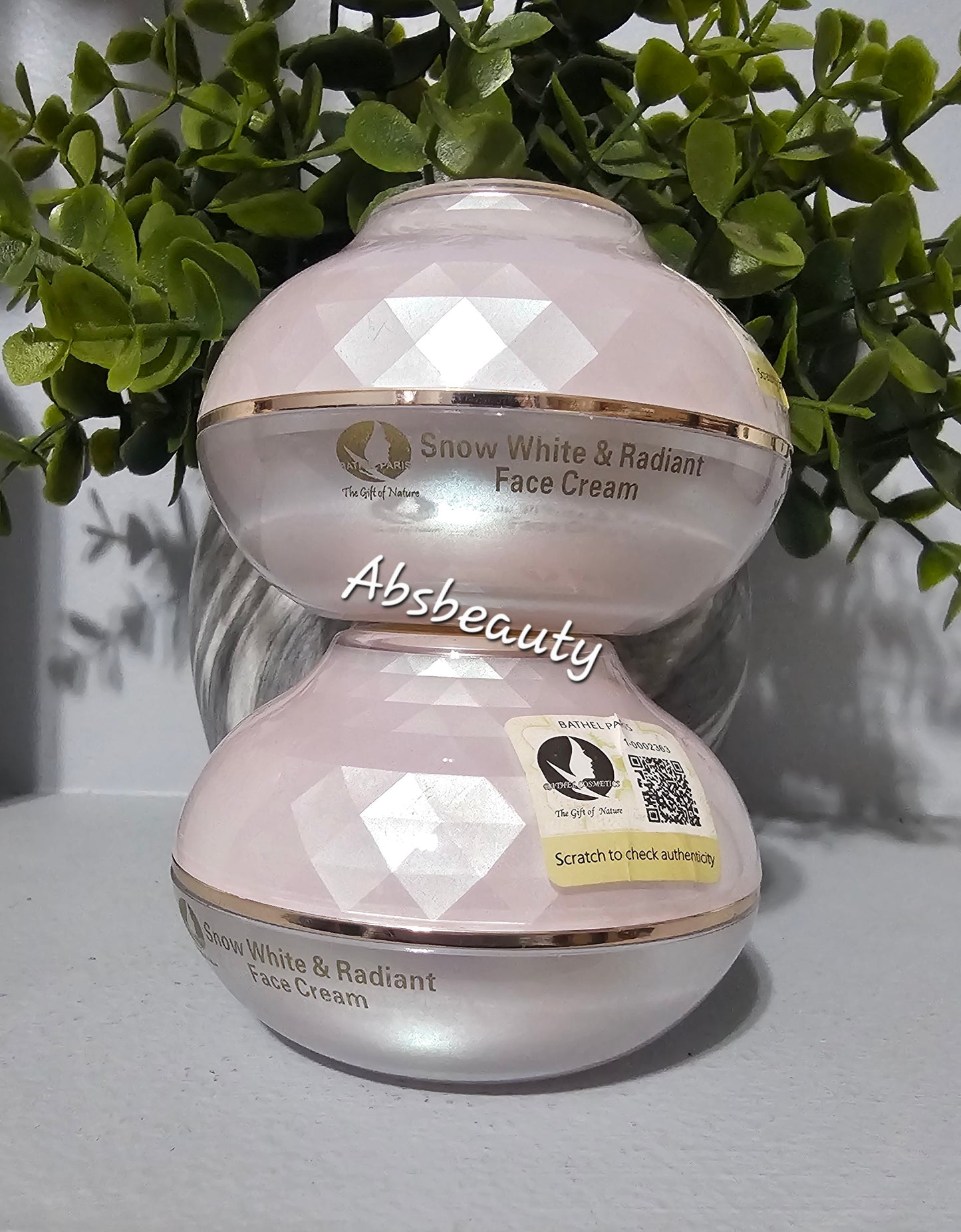 Snow White & Radiant Face Cream With Spf30, 30g From Bathel Paris Cosmetics. 1pc
