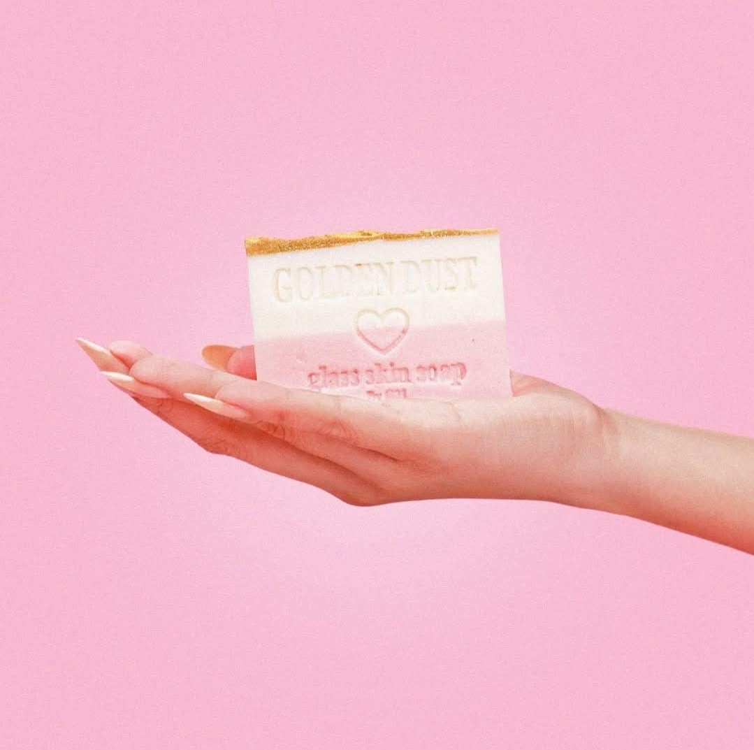 G21 Golden Dust Glass Skin Soap 135g, 1pc