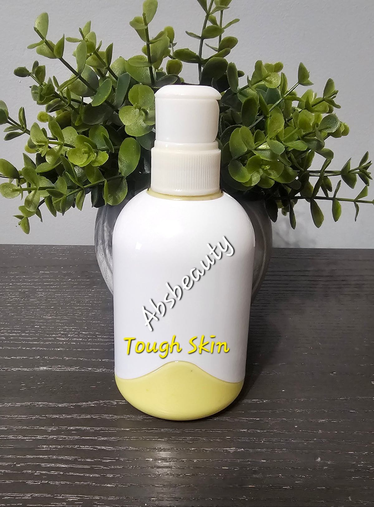 Pari's Glow Cosmetics kiss kiss Promixed Whitening Body Lotion For Tough & Normal Skin💯👍, 1bottle