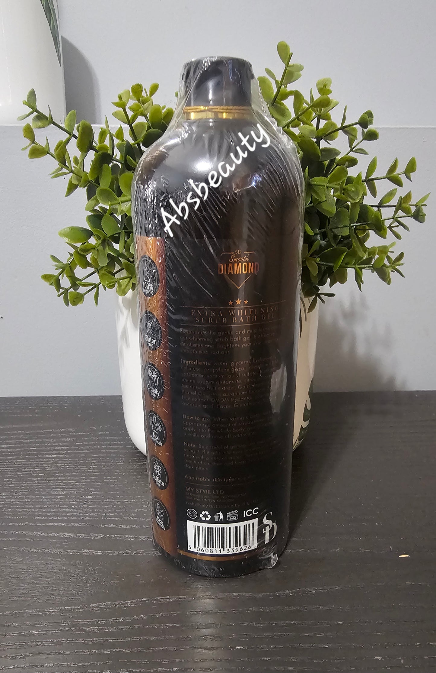 Smooth Diamond Half-C Extra Whitening Scrub Shower Gel 1000ml