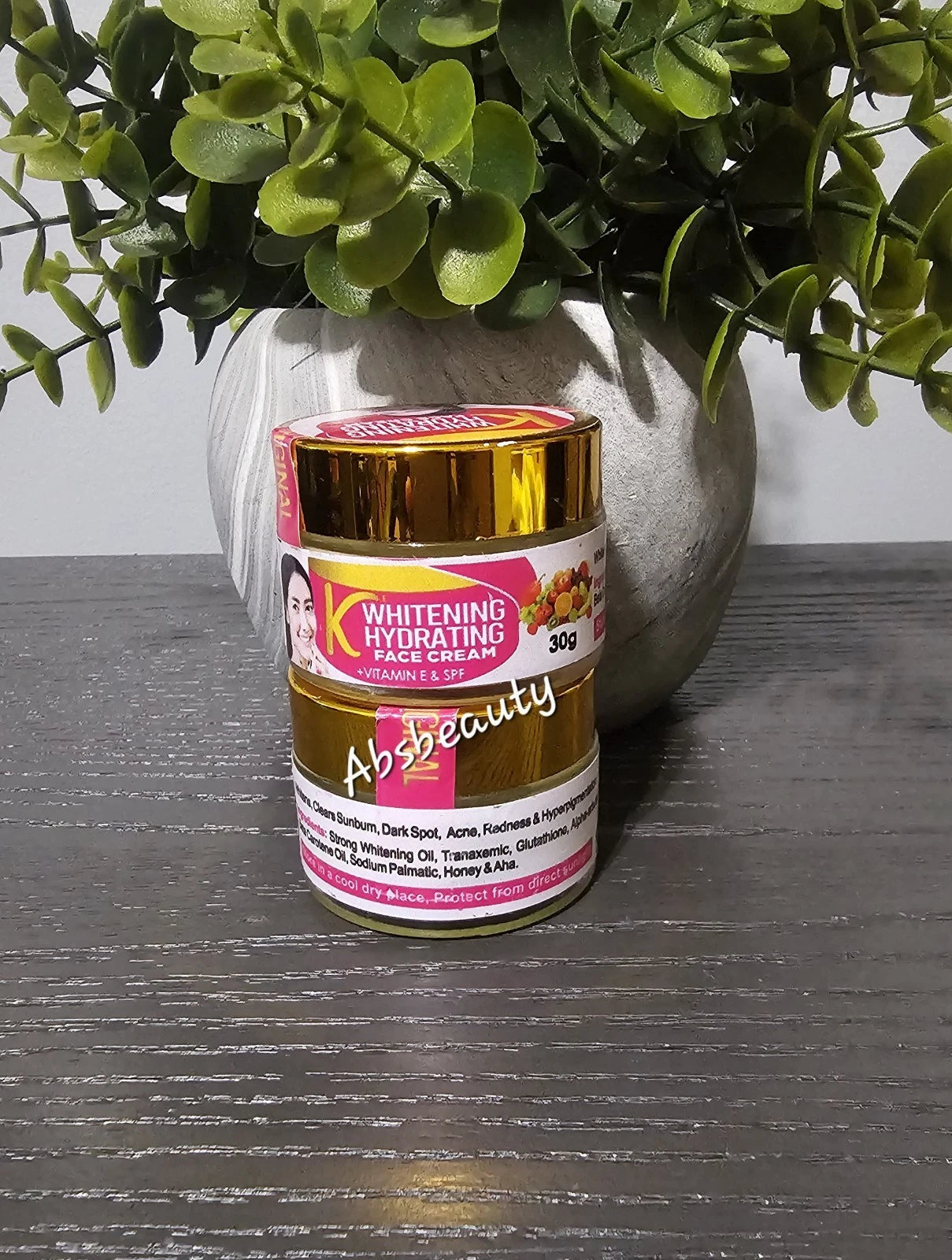 1× K-Whitening Hydrating Face Cream With Vitamin C & Glutathione 30g 💯👌
