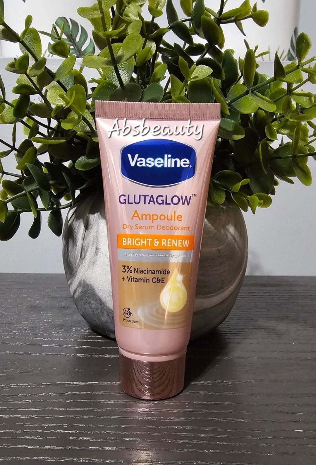 Vaseline Glutaglow Ampoule Dry Serum Deodorant 48HR Protection 45ml