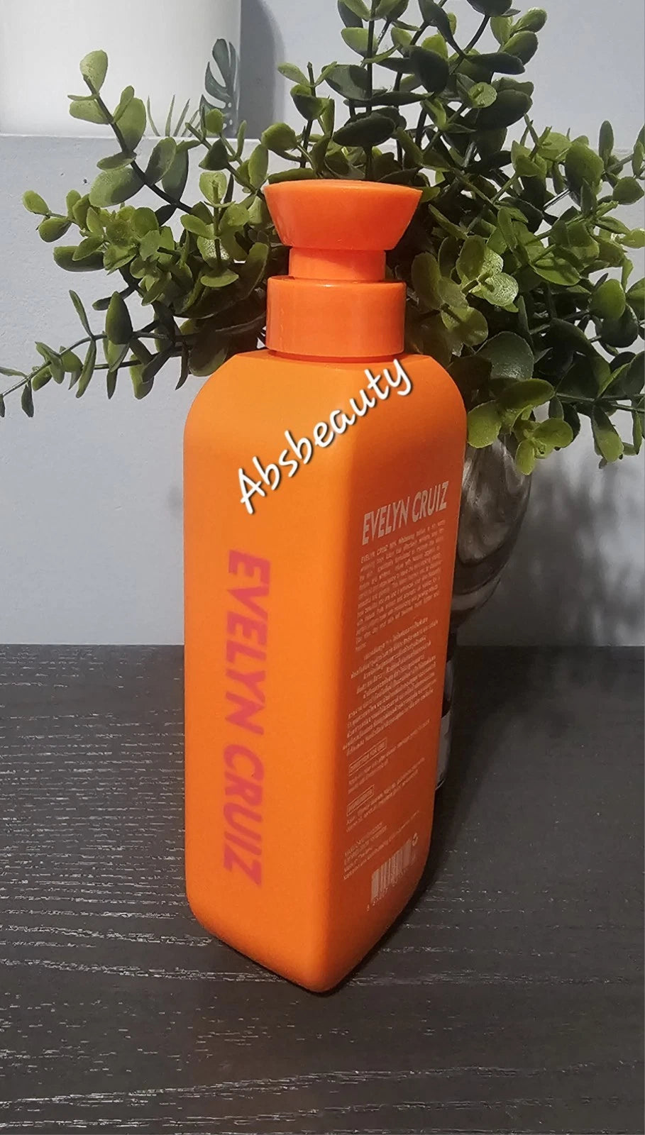 Evelyn Cruiz 99% Whitening Lotion Moisture, Soothing Protection For All Skin💯👌