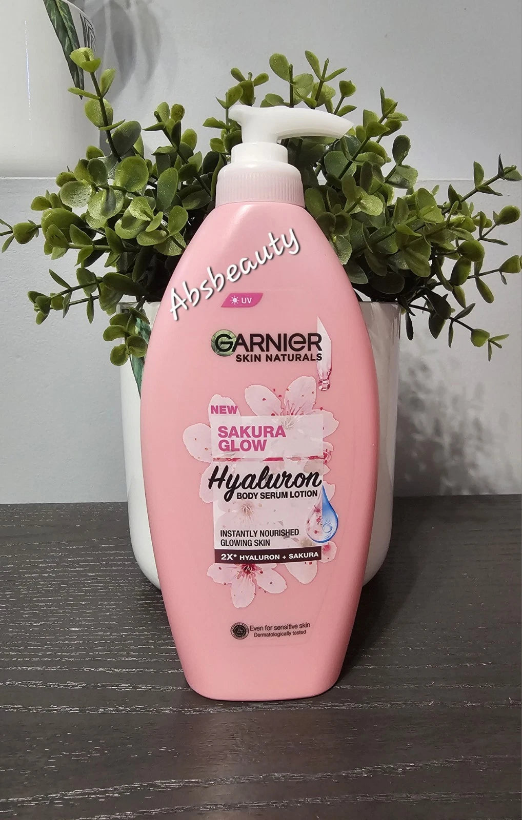 Garnier Sakura Glow Hyaluron with Sakura Essence Body Serum Lotion 400ml 1pc