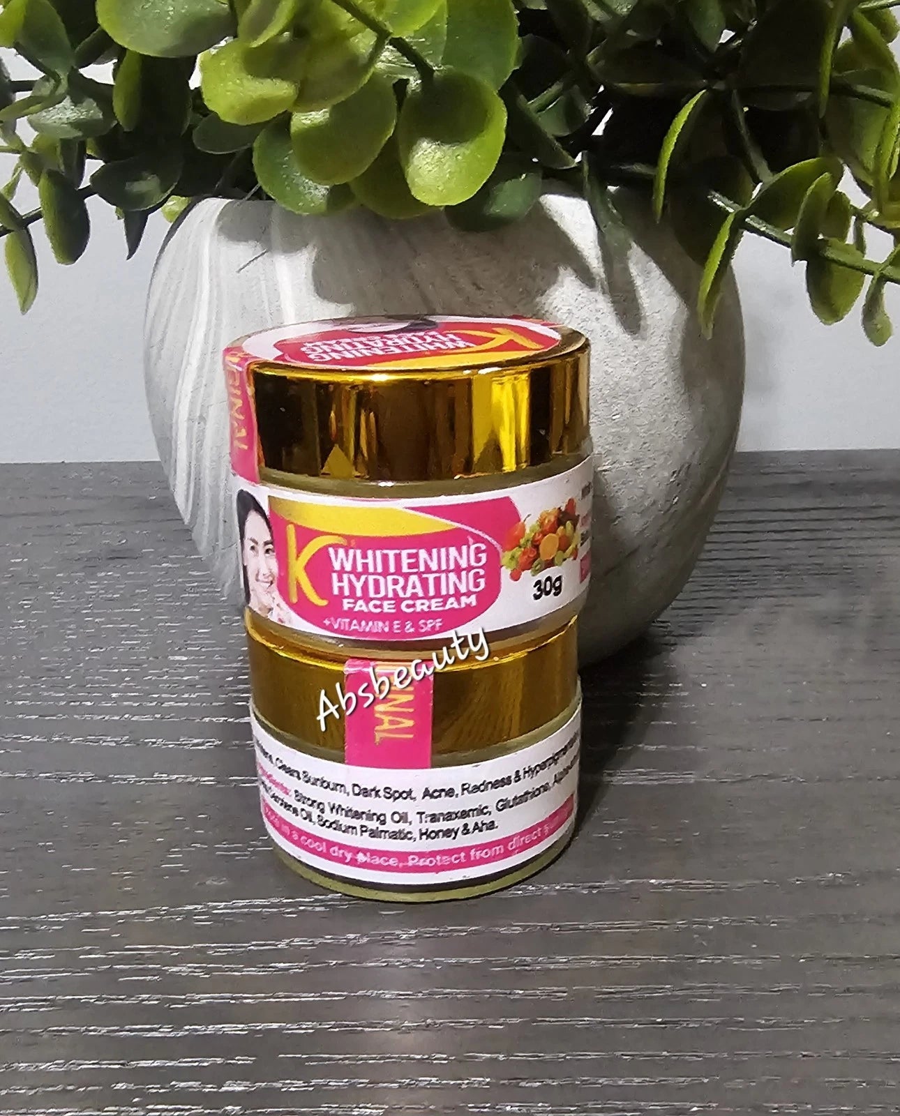 1× K-Whitening Hydrating Face Cream With Vitamin C & Glutathione 30g 💯👌