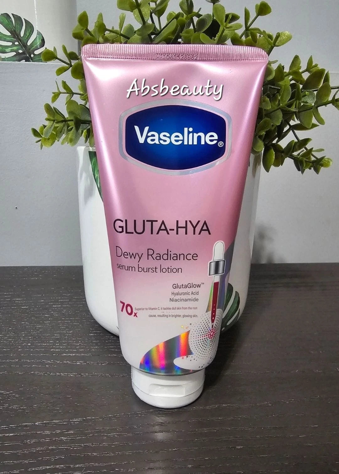 Vaseline Healthy Bright Gluta-Hya Serum Burst Lotion Dewy Radiance 290ml, 1pc